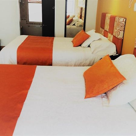 Casa Madrigal Hotel Пасто Екстериор снимка