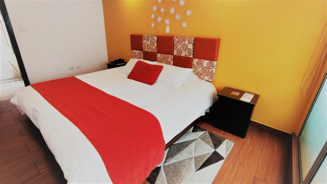 Casa Madrigal Hotel Пасто Екстериор снимка