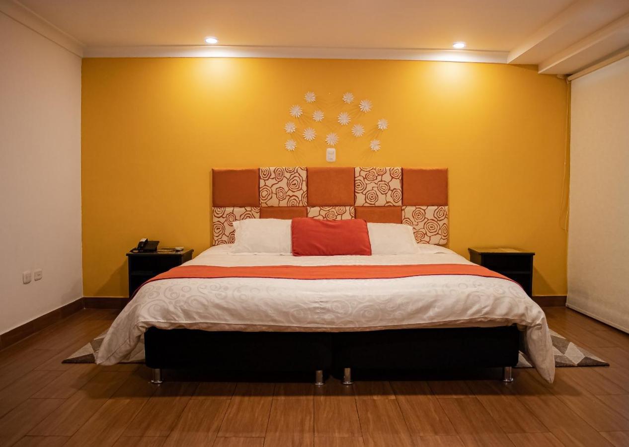 Casa Madrigal Hotel Пасто Екстериор снимка
