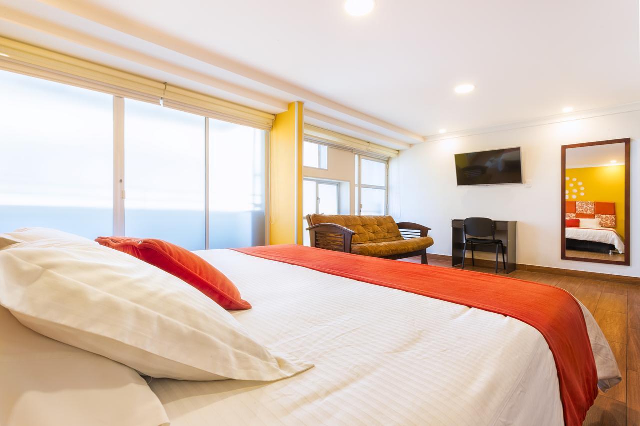 Casa Madrigal Hotel Пасто Екстериор снимка